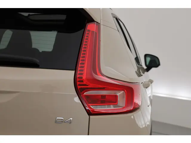 Volvo XC40 2.0 B4 Ultra Dark 2024 Hybride Benzine 29
