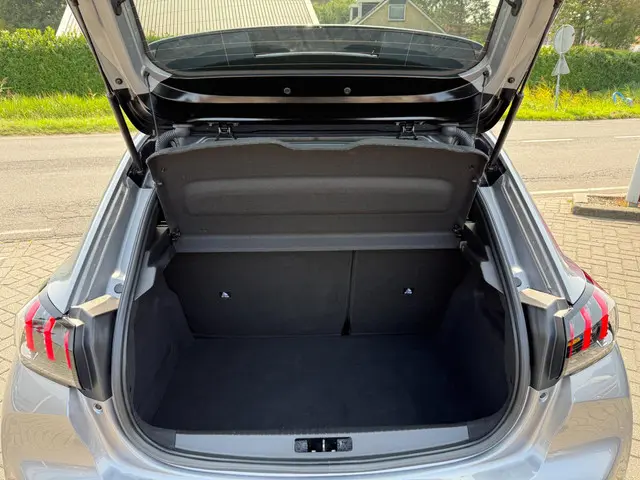 Peugeot 208 1.2 PureTech GT/ RIJKLAARPRIJS! 2023 Benzine 13