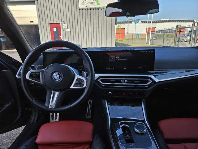 BMW 3 Serie Touring 330e 2022 Hybride Benzine 14