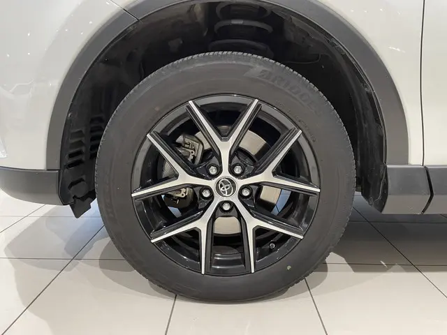 Toyota RAV4 2.5 Hybrid AWD Style 2017 Hybride Benzine 21