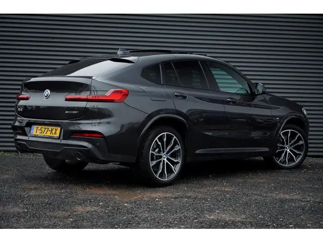 BMW X4 xDrive30i High Executive 2019 Benzine 4