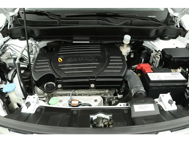 Suzuki Vitara 1.6 High Executive 2015 Benzine 35