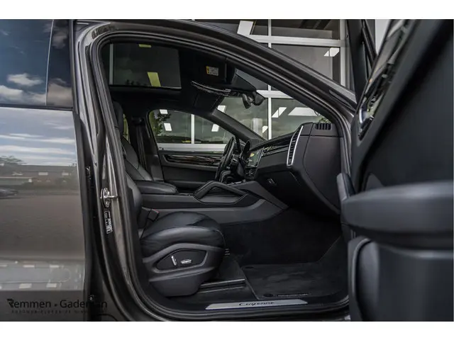 Porsche Cayenne Coupé 3.0 V6 340pk 2020 Benzine 10