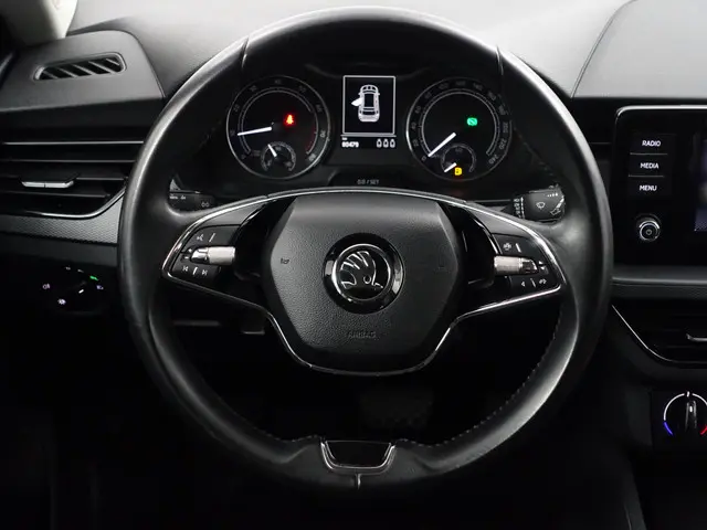 Škoda Kamiq 1.0 TSI Sport Business Aut- 2023 Benzine 14