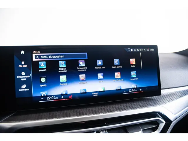 BMW 3 Serie Touring 330i 2023 Benzine 19