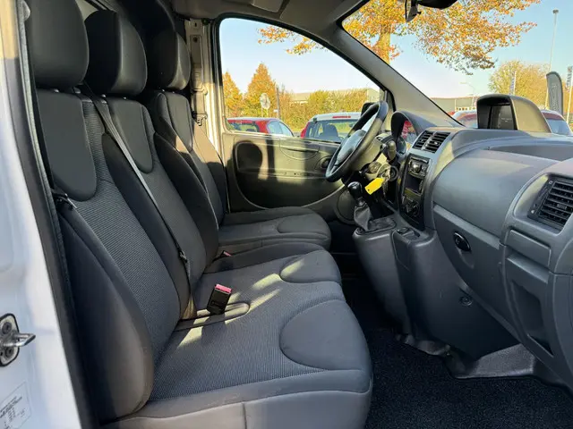 Peugeot Expert 227 1.6 HDI L1H1 Navteq 2 2015 Diesel 7