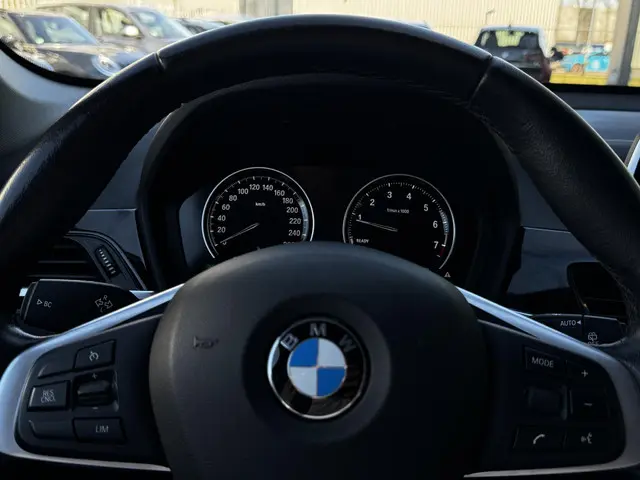 BMW X1 sDrive20i Executive 2018 Benzine 4