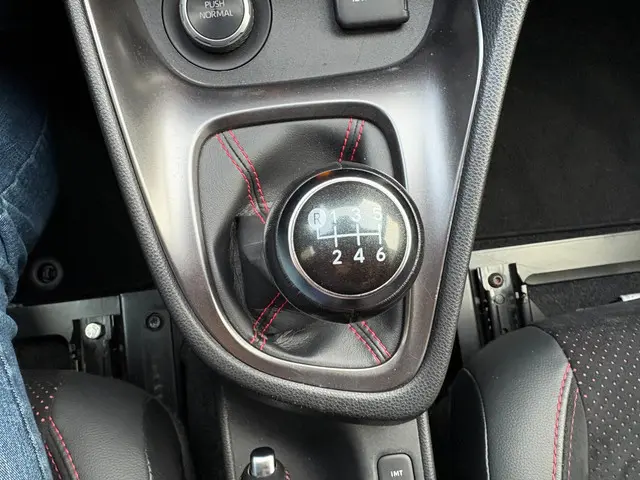 Toyota Yaris 1.6 GR Performance 2021 Benzine 17