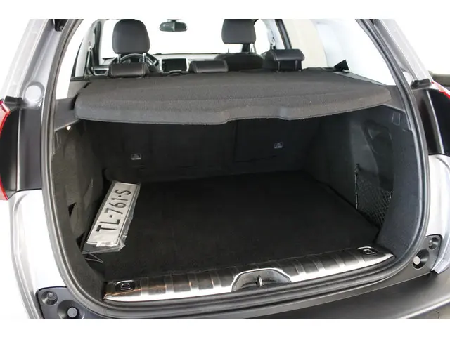 Peugeot 2008 1.2 PureTech Allure 110 PK. 2018 Benzine 27