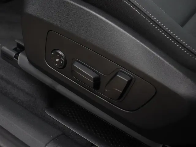 BMW X1 xDrive23i 2025 Benzine 17