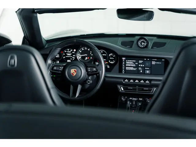 Porsche 911 Carrera 4S Cabriolet 2020 Benzine 30