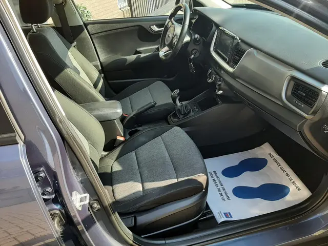 Kia Stonic 1.0 T-GDi DynamicLine 2019 Benzine 38