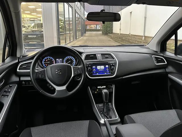 Suzuki S-Cross SX4 1.6 Exclusive 2015 Benzine 3