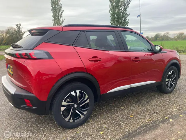 Peugeot 2008 1.2 PureTech Allure 2021 Benzine 6