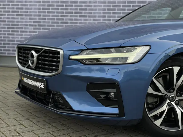 Volvo V60 2.0 T5 R-Design 2019 Benzine 15