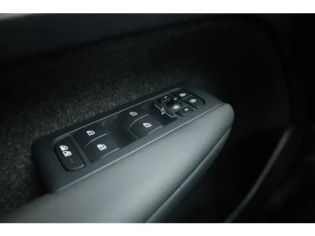 Volvo XC40 T4 Recharge Core 2023 Hybride Benzine 7