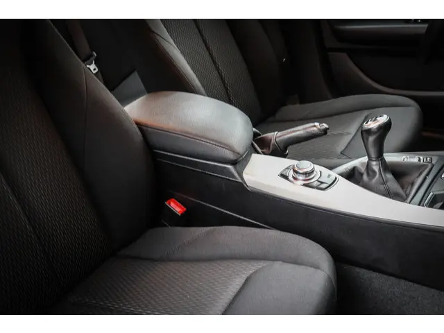 BMW 1 Serie 116i 2017 Benzine 16