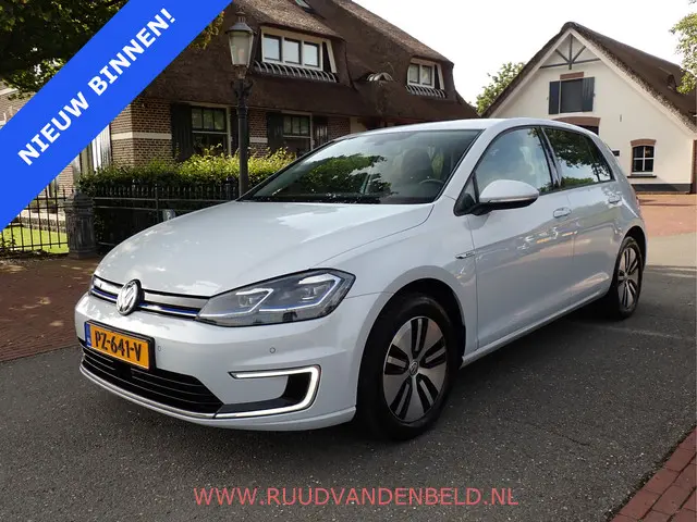 Volkswagen e-Golf 35,8KWH 94%SOH 2017 Elektrisch