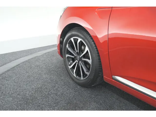 Renault Clio TCe 90 GPF Techno 2025 Benzine 26