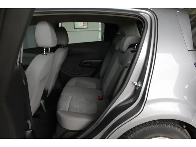 Chevrolet Aveo 1.2 LS 2012 Benzine 20