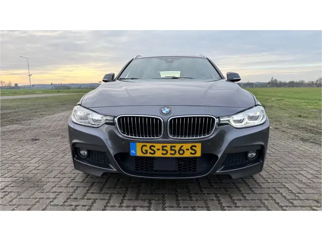 BMW 3 Serie Touring 330i xDrive M Sport 2015 Benzine 7