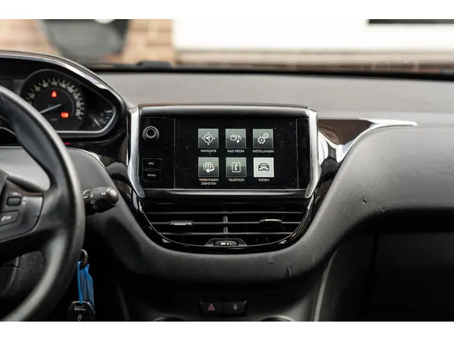 Peugeot 208 1.2 PureTech Active Trekhaak 2017 Benzine 26