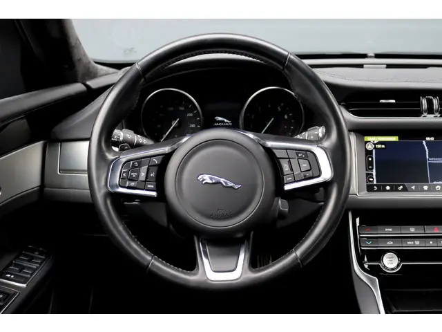 Jaguar XF 2.0t 250 PK Chequered Flag Aut8 | 2020 Benzine 27