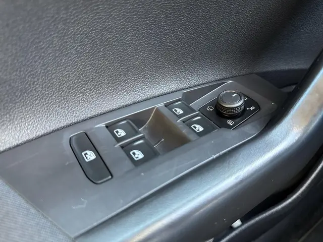 Volkswagen Taigo 1.0 TSI Life Business 2023 Benzine 22