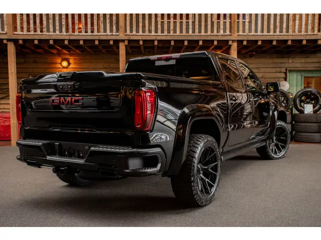 GMC Sierra Denali 6.2L V8 2024 LPG/Gas 11