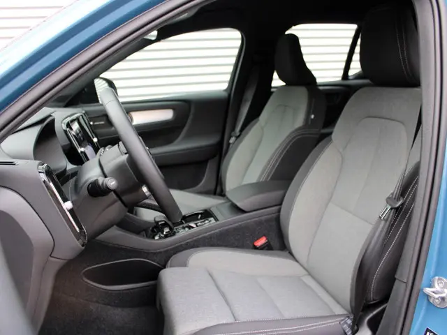 Volvo XC40 2.0 B4 Plus Dark 2025 Benzine 12