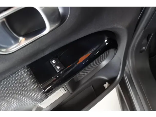 Citroën C4 Cactus 1.2 PureTech Feel 2015 Benzine 12