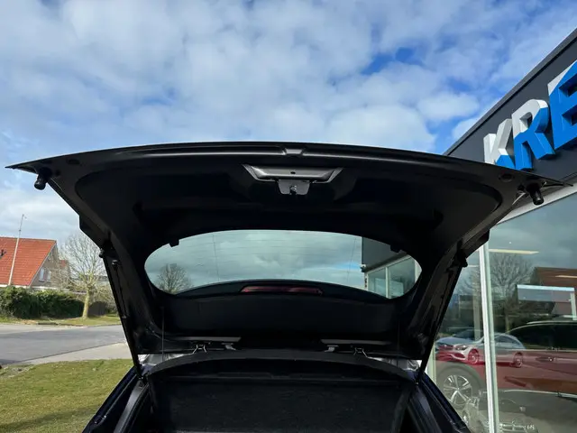 Peugeot 2008 1.2 PureTech Allure Pack 2021 Benzine 12