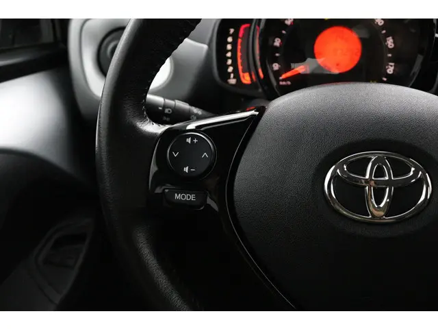 Toyota Aygo 1.0 VVT-i x-cite 2019 Benzine 19