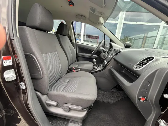 Suzuki Splash 1.2 Exclusive EASSS 2014 Benzine 25