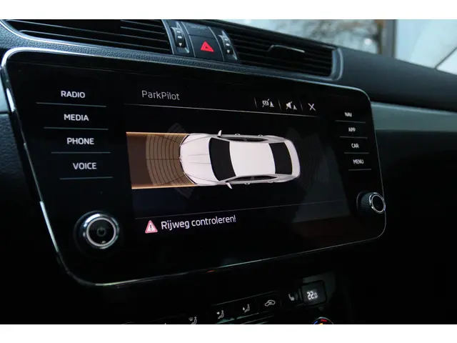 Škoda Superb 1.6 TDI AMBITION BUSINESS 2018 Diesel 34