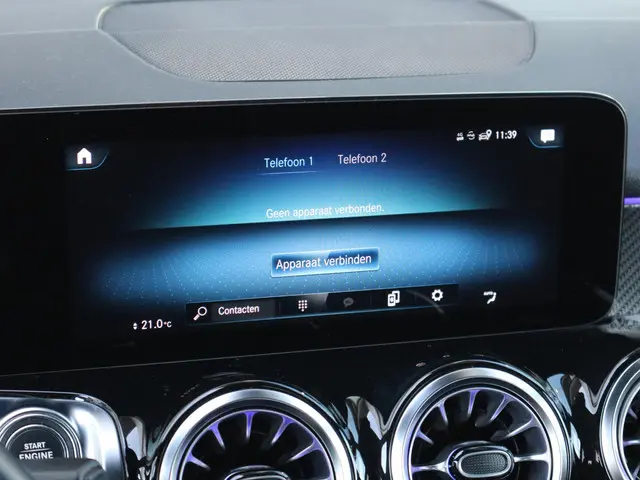 Mercedes-Benz GLB 200 AMG line 2021 Benzine 22