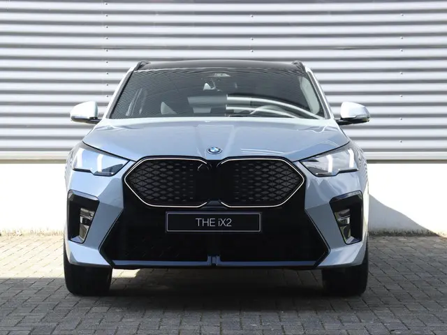 BMW iX2 xDrive30 2025 Elektrisch 3