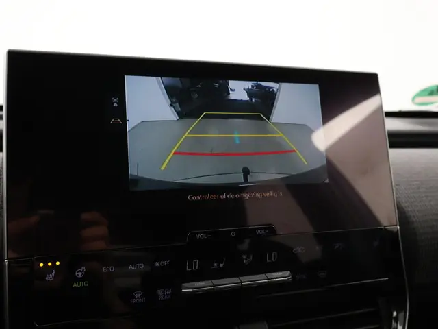 Toyota bZ4X DYNAMIC 71 kWh + TREKHAAK 2023 Elektrisch 17
