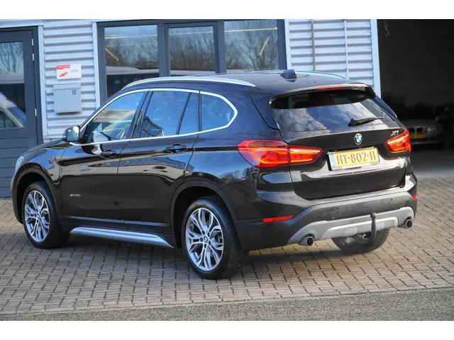 BMW X1 SDrive20i EERSTE EIGENAAR PANO 2016 Benzine 5
