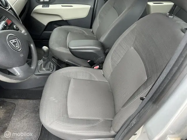 Dacia Lodgy 1.2 TCe Lauréate 5p. * AIRCO * 2014 Benzine 6