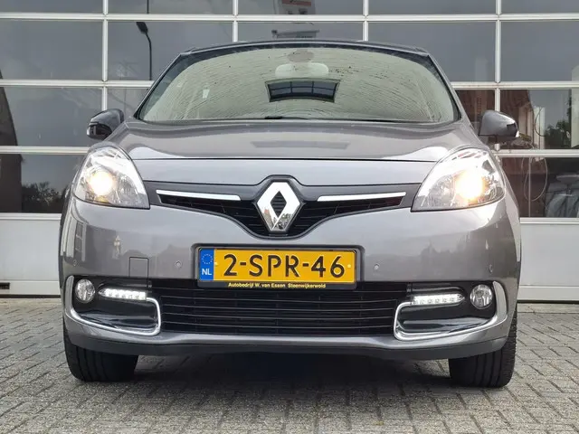 Renault Scénic TCe 115 Bose 2013 Benzine 8