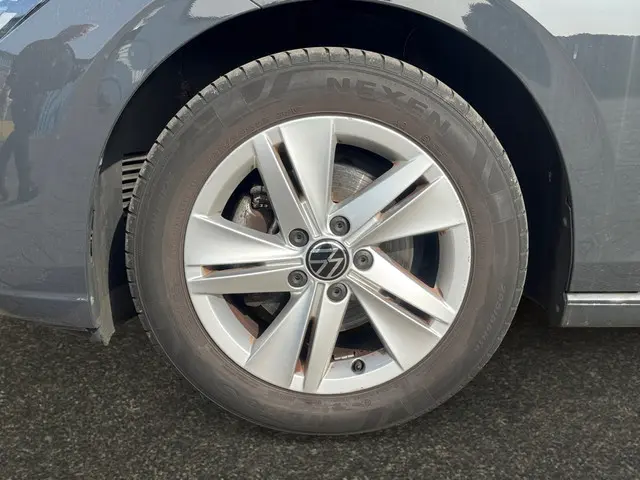 Volkswagen Golf 1.0 TSI Life 2023 Benzine 21