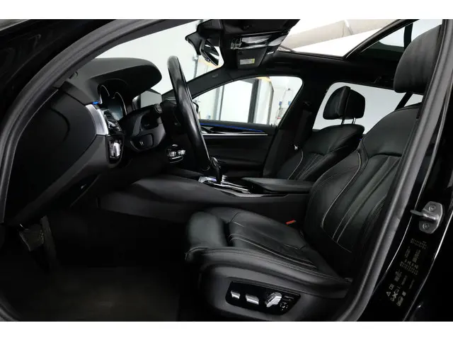 BMW 5 Serie Touring 530i xDrive Sport-Line 2018 Benzine 4