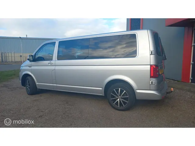 Volkswagen Transporter 2.0 TDI L2H1 DC 2018 Diesel 4