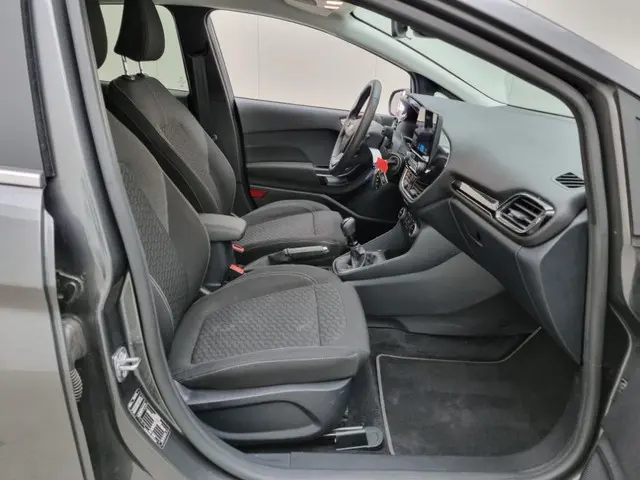 Ford Fiesta 1.0 EcoBoost Hybrid Titanium 2022 Benzine 6