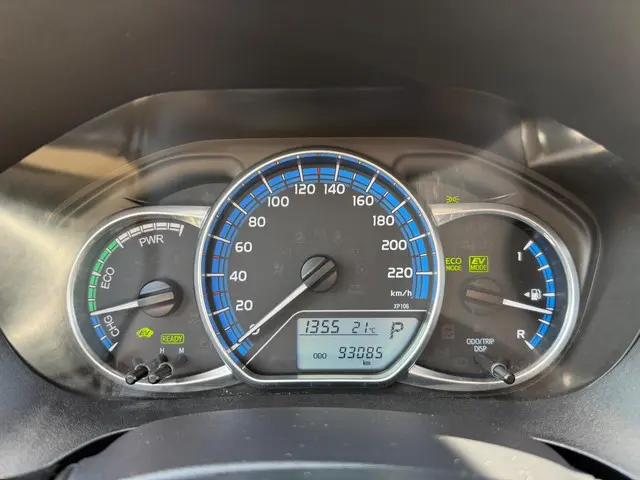 Toyota Yaris 1.5 Hybrid Dynamic 2015 Hybride Benzine 23