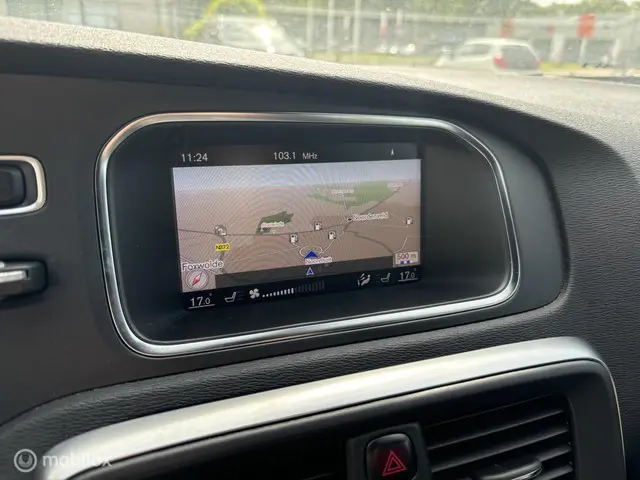 Volvo V40 2.0 T2 R-Design 2019 Benzine 18