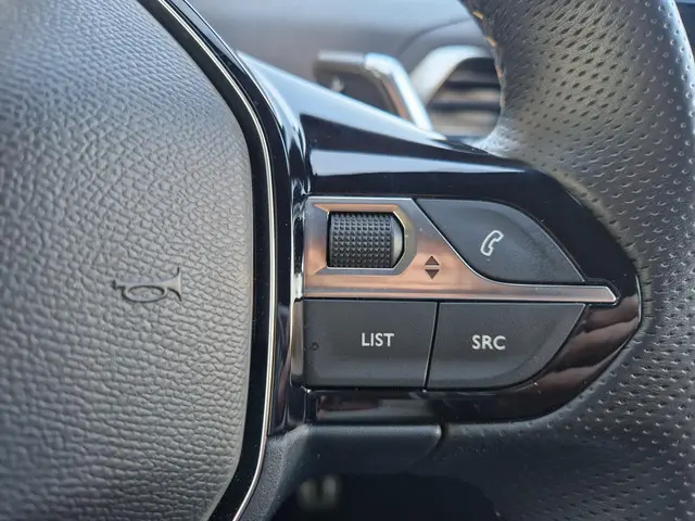 Peugeot 3008 1.6 HYbrid 225 GT 2022 Hybride Benzine 14