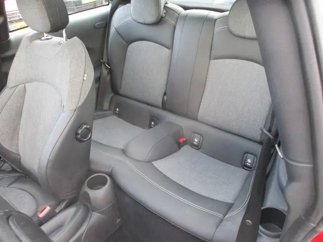 MINI Cooper Mini 1.5 Chili Serious Business 2014 Benzine 4