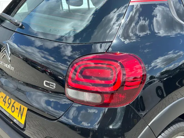 Citroën C3 1.2 PureTech S&S Business 2019 Benzine 26